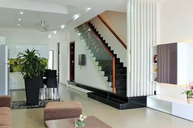 Cần bán căn nhà 3 lầu đúc kiên cố hẻm xe hơi Lê văn Lương