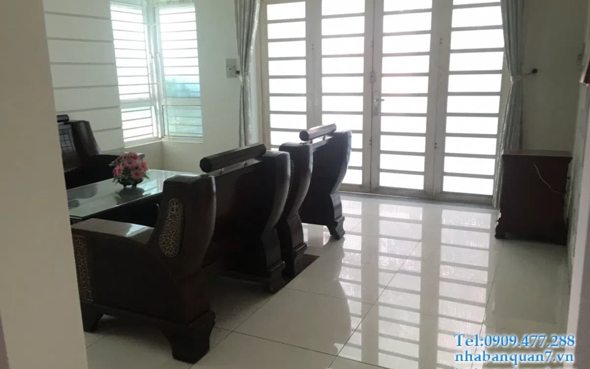 Cho thuê biệt thự sân vườn khu Kiều Đàm phường Tân Hưng Q7, căn góc vị trí đẹp, hẻm xe hơi, khu dân cư an ninh, yên tĩnh