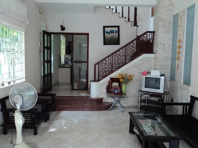 Bán nhà gấp gấp: Nhà cấp 4, có gác lửng đúc trên đường hẻm lê văn lương