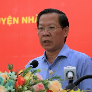 Chủ tịch UBND TP.HCM Phan Văn Mãi trao đổi với cử tri về đề án chuyển huyện lên quận hoặc thành phố