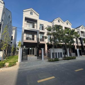 z4091301551782_159c57dcdf4064af13e4ec0a05d7ab9c-min